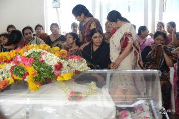 Celebs Pay Condolences to C Narayana Reddy